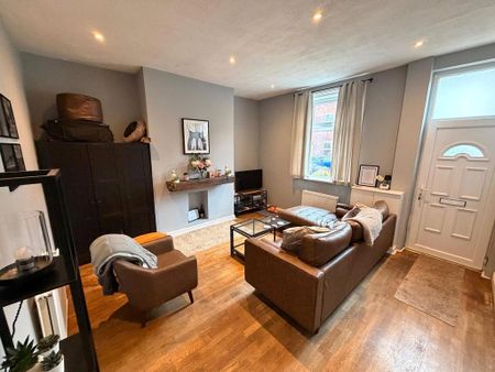 2 bedroom terraced house to rent - Photo 2