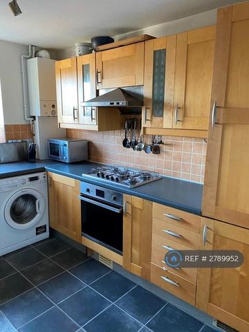 2 bedroom maisonette to rent - Photo 4