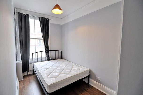 Cheniston Gardens, High Street Kensington, London, W8 - Photo 1