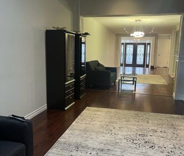 For Lease - 131 Kersey Crescent, Richmond Hill, Ontario - Photo 2