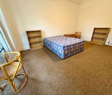 TWO DOUBLE BEDROOMS, BOURNEMOUTH (P01531) - Photo 3