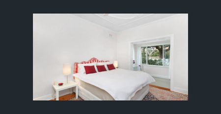 A Fabulous Family Home, Newly Renovated Bathrooms - Photo 3