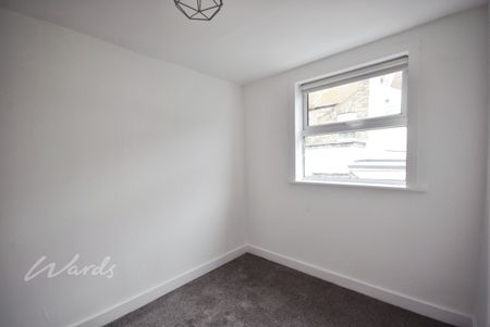 4 bedroom terraced house to rent - Photo 5