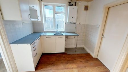 3 Bedroom House to Rent in Almond Road, Kettering. Northants, NN16 - Photo 5