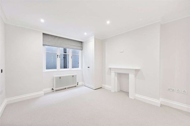 A spacious duplex flat designed to the most exacting of standards. - Photo 1