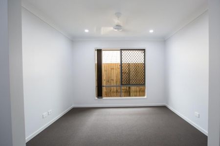 B/L $590 Per week / $2,360 Bond - Photo 2