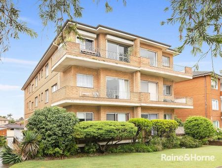 Newly Renovated 2 Bedroom Unit - Photo 5