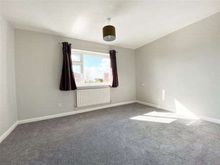 2 bedroom semi-detached house to rent - Photo 4