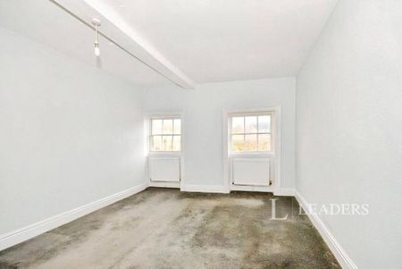 4 bedroom flat to rent - Photo 4