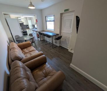 5 bedroom private hall to rent - Photo 4