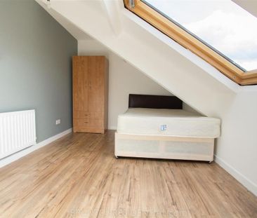 4 bedroom maisonette to rent - Photo 2