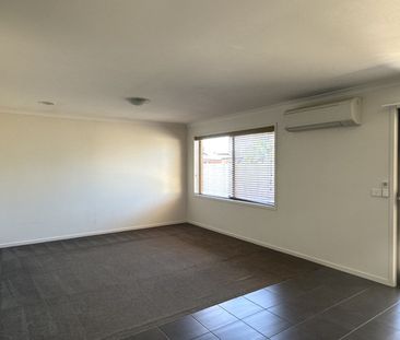 9 Warrumbungle Drive, SHEPPARTON VIC 3630 - Photo 2