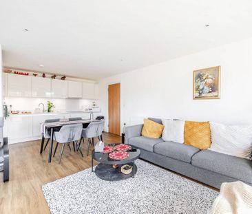 3 bedroom flat to rent - Photo 3