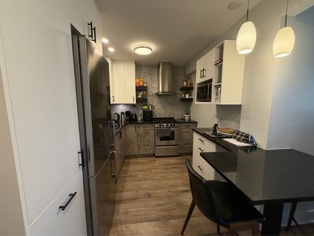 238 Carruthers Avenue - 201 - Photo 2