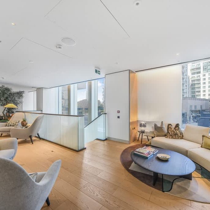 River Park Tower Nine Elms Lane SW8 - Photo 1