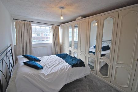 3 bedroom detached house to rent - Photo 5