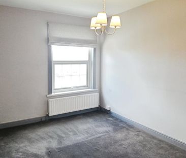 3 bedroom end of terrace house to rent - Photo 3