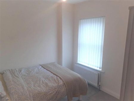 35 Windsor Drive, Belfast, BT9 7FH - Photo 4