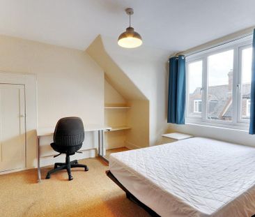 6 bedroom terraced house to rent - Photo 4