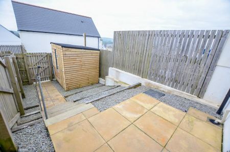 2 bedroom terraced house to rent - Photo 2