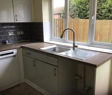 2 bedroom semi-detached house to rent - Photo 2