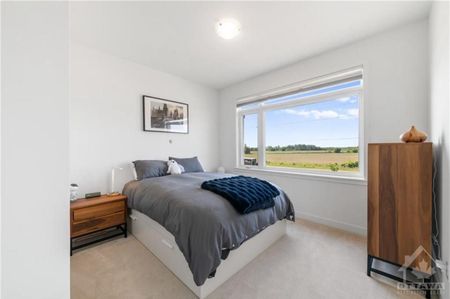 For Lease - 344 Monticello Avenue, Kanata, Ontario - Photo 4