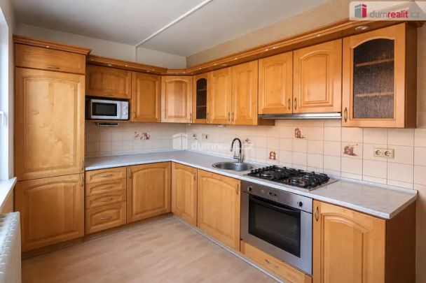 Pronájem bytu 3+1 s balkonem, 72 m – Karlovy Vary, Rybáře - Fotografie 1