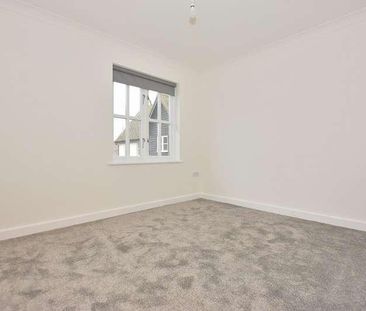 Chequers Lane, Dunmow, CM6 - Photo 2