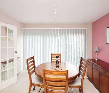 Dunster Crescent, Hornchurch, Essex, RM11 - Photo 3