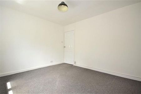 2 bedroom maisonette to rent - Photo 3