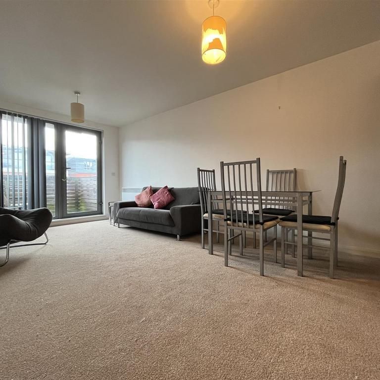 2 bedroom apartment to rent - Photo 1