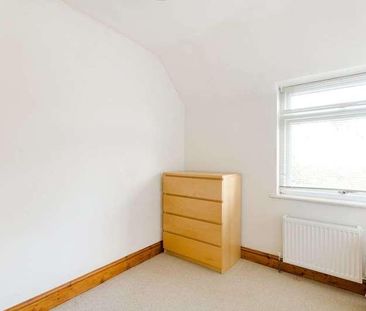 Lower Green Road, Esher, KT10 - Photo 2