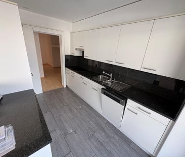 zentrale 3.5 Zimmer Wohnung an sonniger Lage - Photo 5