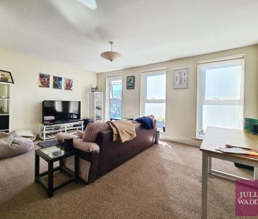 3 bedroom end of terrace house to rent - Photo 2