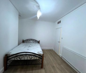4 bedroom terraced house to rent - Photo 4