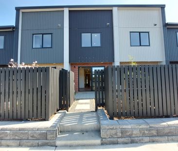 Townhouse ready to move in and call home! - Photo 5