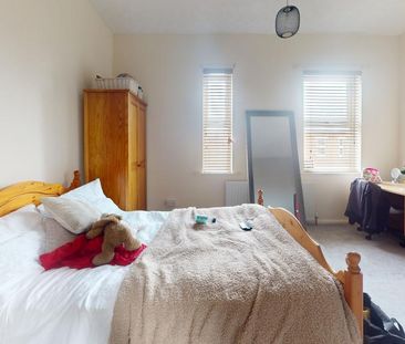 3 bedroom semi-detached house to rent - Photo 5