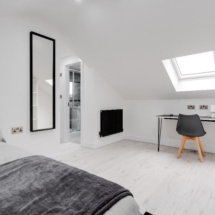 8 bedroom house to rent - Photo 1