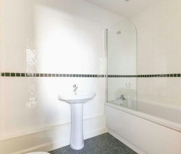 Flat to rent on - Photo 5