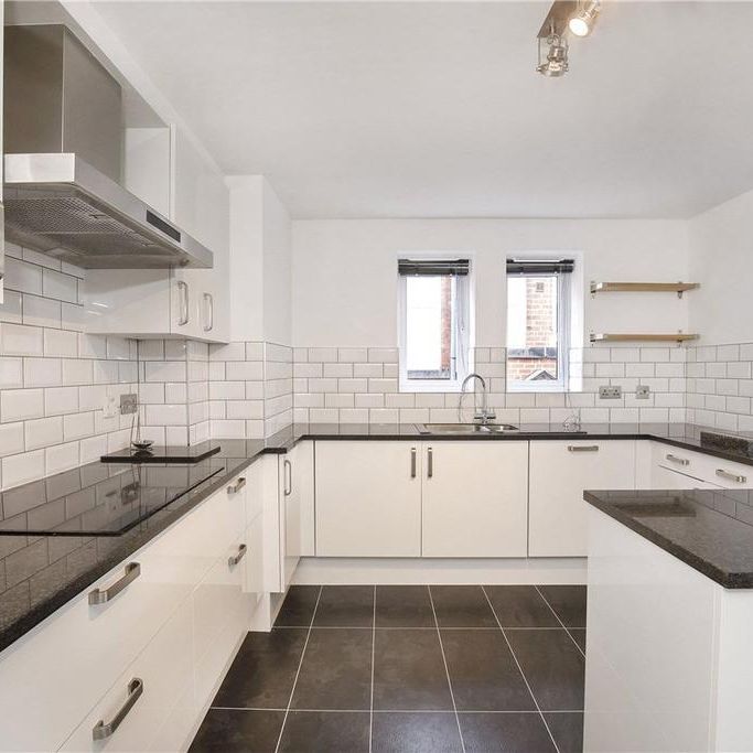3 bedroom apartment to rent - Photo 1