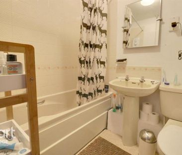 3 bedroom terraced house to rent - Photo 6