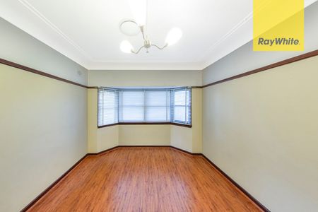 Family Home in Prime Location - Photo 3