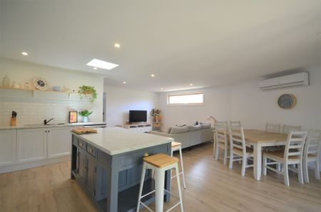 FULLY FURNISHED - CONTACT AGENT FOR AVAILABILITY!! - Photo 3