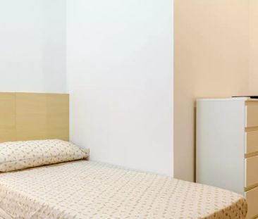 Double bed in Cosy rooms for rent in 6-bedroom apartment in Burjassot - Foto 4
