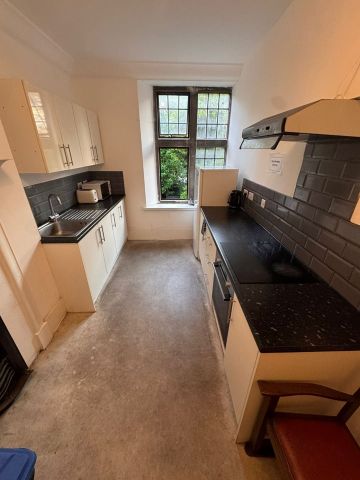 Room in a Shared House, Henleaze Road, BS9 - Photo 3