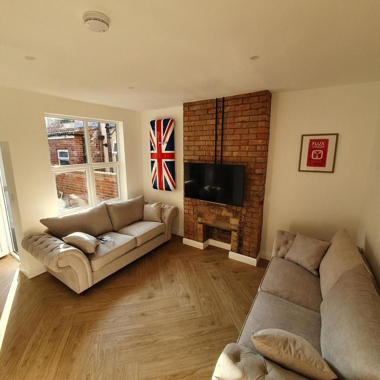 6 bedroom house to rent - Photo 1