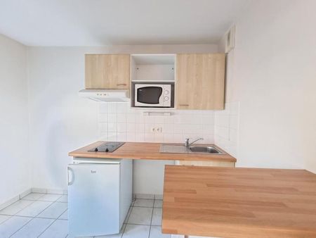 Location Appartement 2 pièces 43m² TOURS 37200 - Photo 3