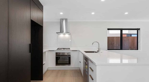 Modern Townhouse - Photo 1