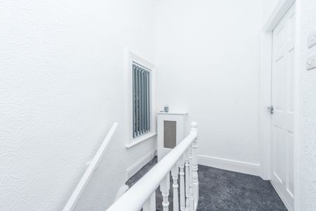 EAST PARK STREET MORLEY LEEDS - Photo 4