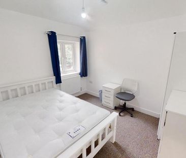 1 bedroom in a house share to rent - Photo 6